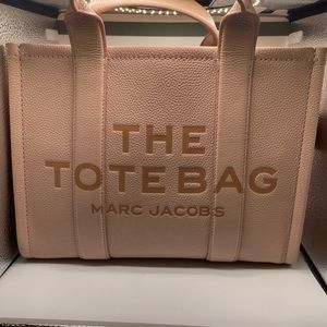 Medium The Tote Bag Marc Jacobs
